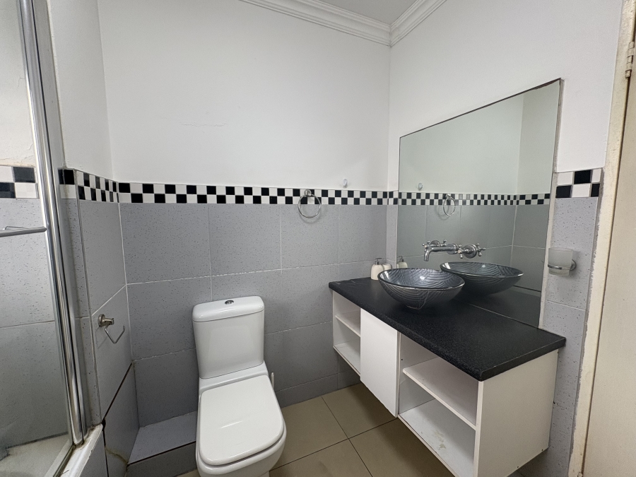 To Let 2 Bedroom Property for Rent in Kenilworth Western Cape